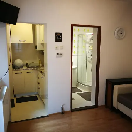 Casa Singur In Curte, Centru Vechi, 4 Persoane Feriehus