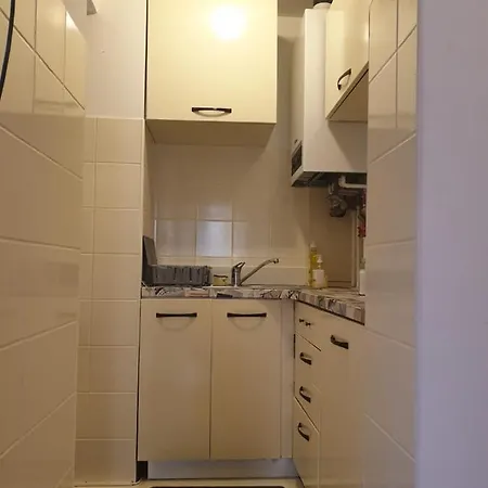 Casa Singur In Curte, Centru Vechi, 4 Persoane Feriehus