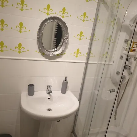 Feriehus Casa Singur In Curte, Centru Vechi, 4 Persoane Braşov
